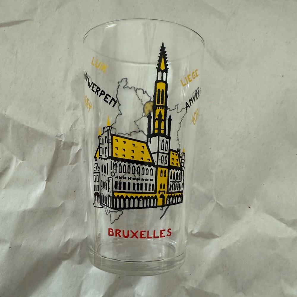 Source Unknown Bruxelles Glass with Yellow and Black Design